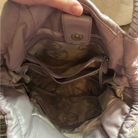 Michael Kors Lavender Shoulder Bag with Gold Accents - Picture 3 of 4